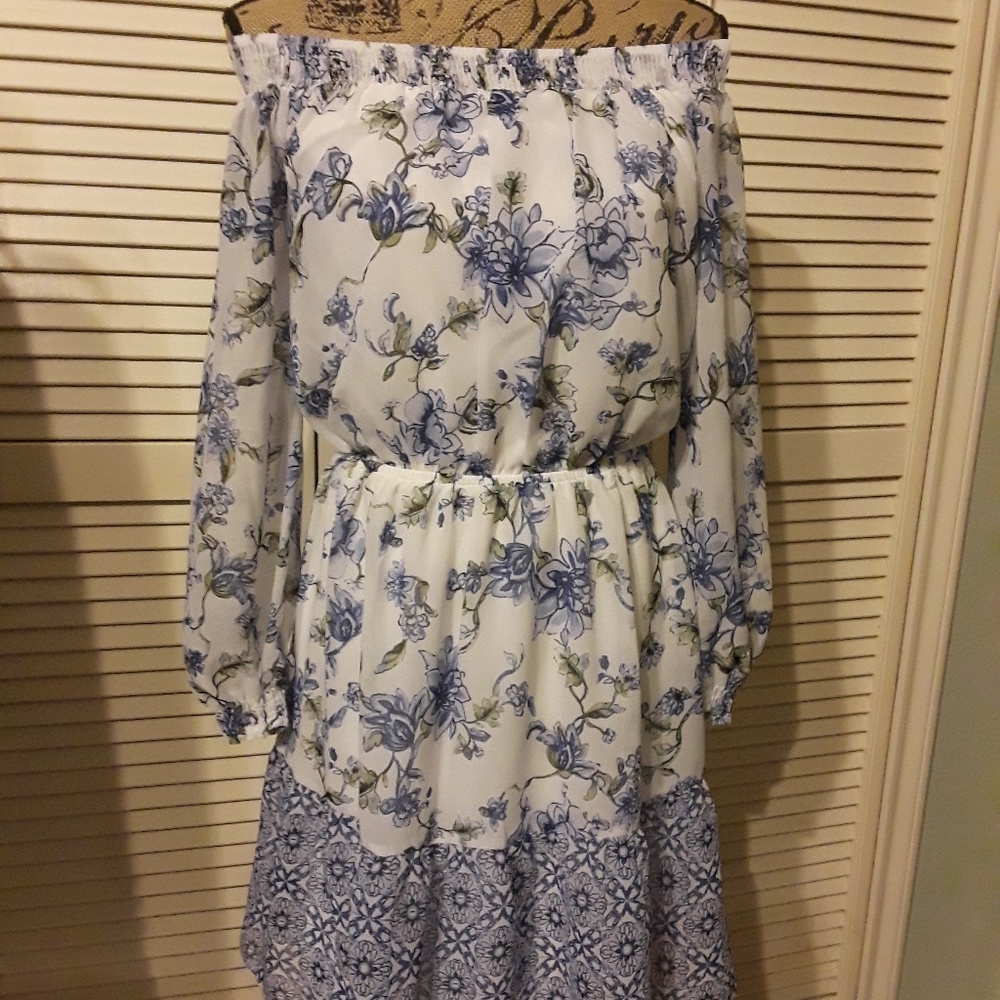 eci New York Off the Shoulder Dress.